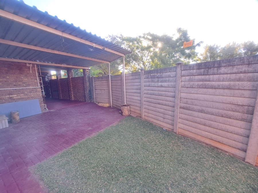 3 Bedroom Property for Sale in Heuwelsig North West